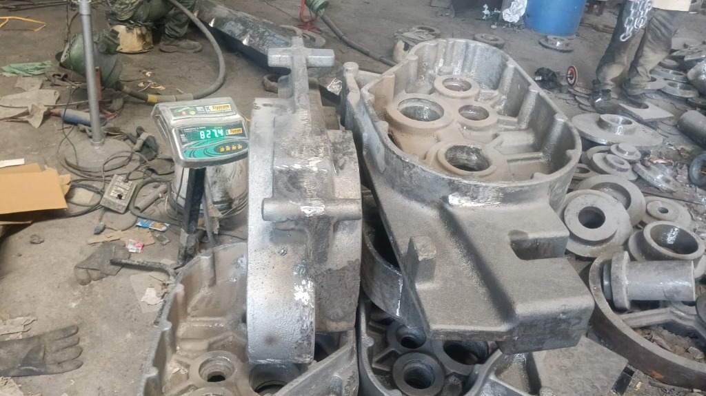 EN8 heavy casting component weighing 82 kg on workshop floor - Madhav Techno Cast
