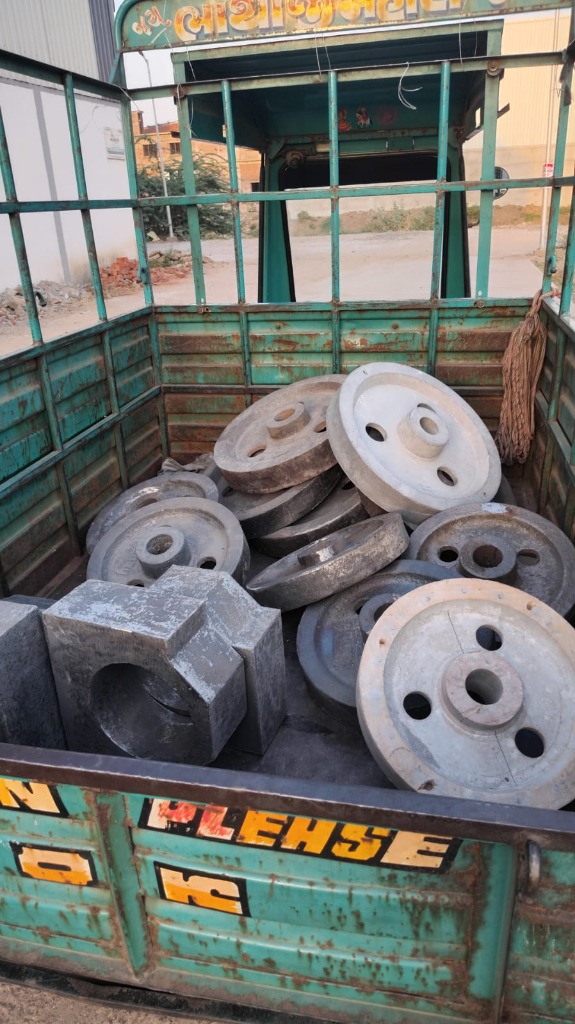 EN8 steel pulley wheel castings loaded on transport vehicle