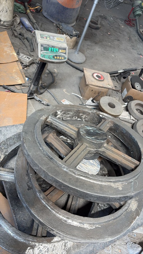 EN8 large flywheel casting weighing 37 kg - Madhav Techno Cast Ahmedabad
